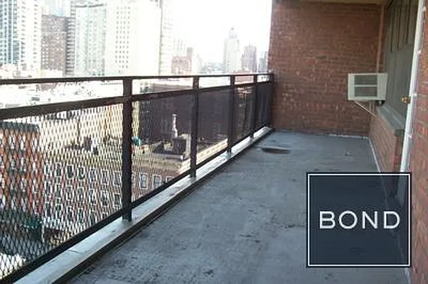 Rented by Bond New York | media 5