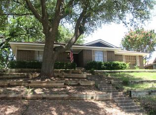 924 Ray Andra Dr, Desoto, TX 75115