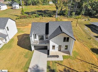 197 Eastbrook Dr, Woodruff, SC 29388