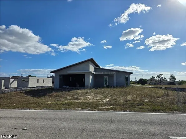 2912 Embers Pkwy W, Cape Coral, FL 33993