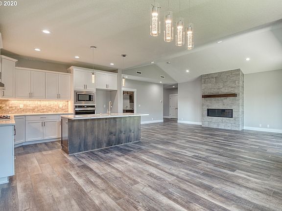 4th image of 4117 SE 18th Ave
