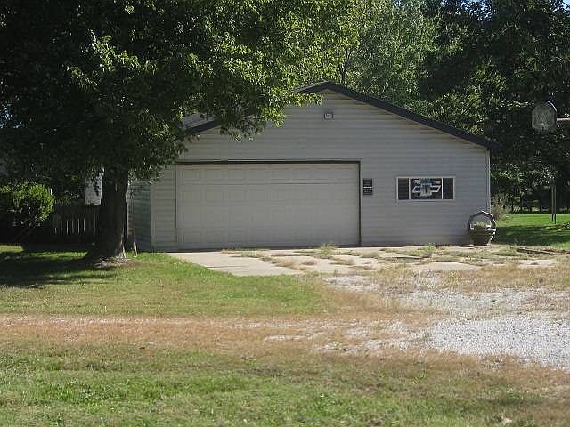 2nd image of 10251 N Firebaugh St