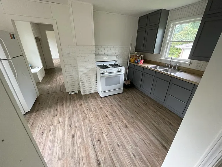807 Wood St — Photo 7