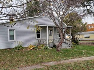 208 Burlington Ave, Saint David, IL 61563