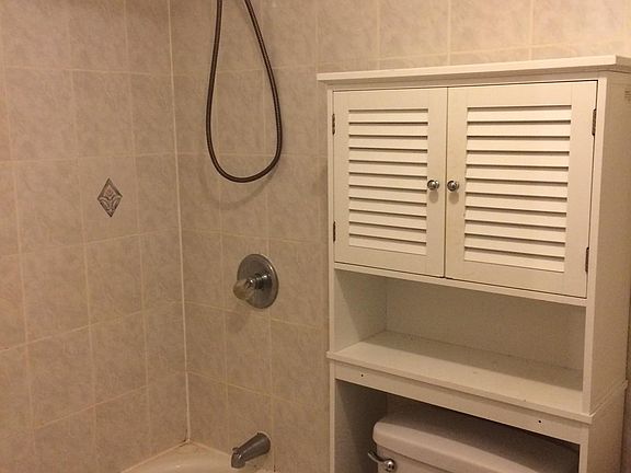 5th image of 646 Lafayette Ave APT 2