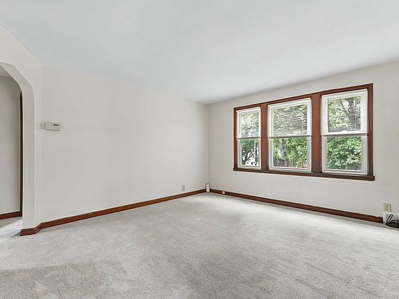 4th image of 439 7th Ave S #2