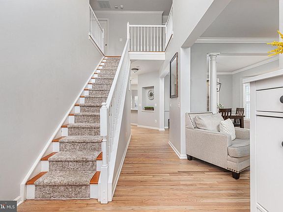 3rd image of 43421 Spring Cellar Ct