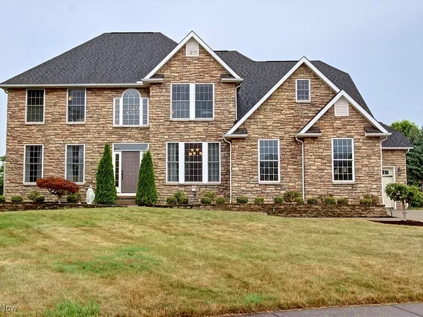 31916 Fieldstone Cir, Avon Lake, OH 44012