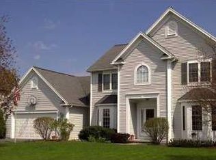 70 Barclay Square Dr, Rochester, NY 14618