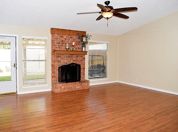 3rd image of 506 S Bentwood Dr