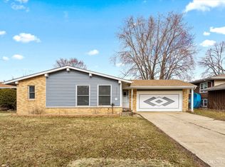 627 S 7th St, Dundee, IL 60118