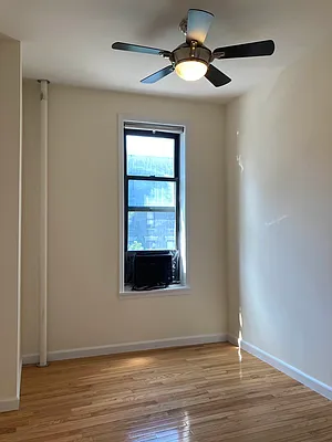 Rented by Akam Sales and Brokerage | media 20