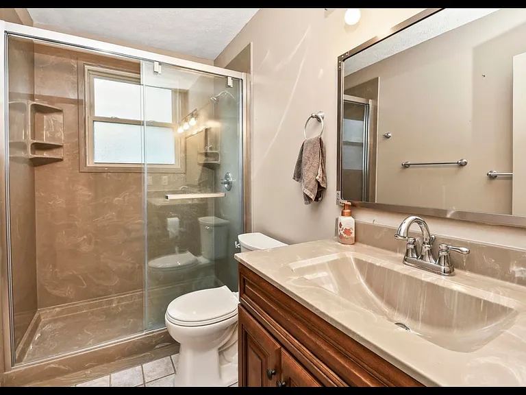 36 Shady Place Ln — Photo 2