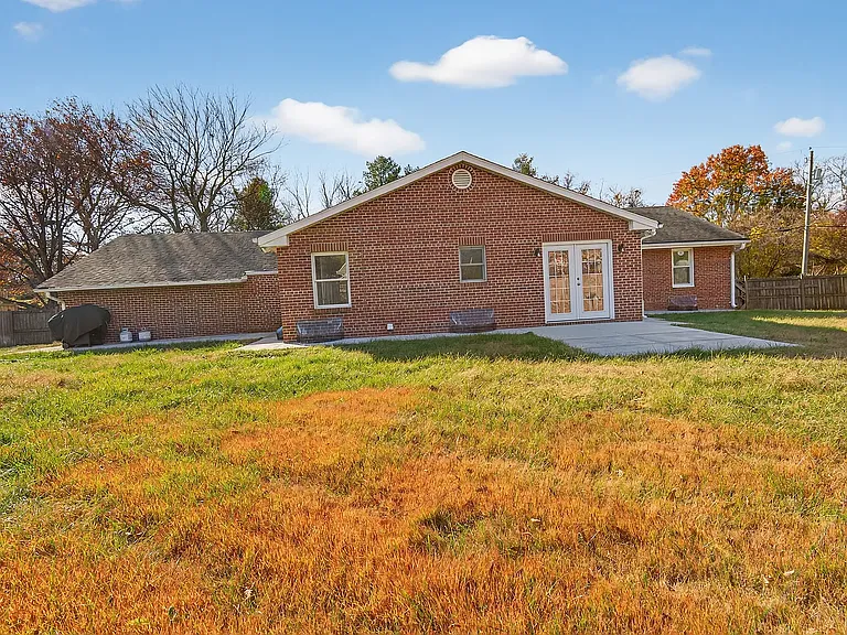 6009 Pratt St — Photo 26