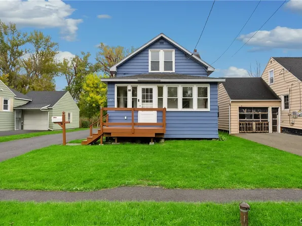 207 Garden City Dr, Syracuse, NY 13211