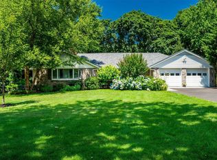 15 Melody Ln, Huntington, NY 11743