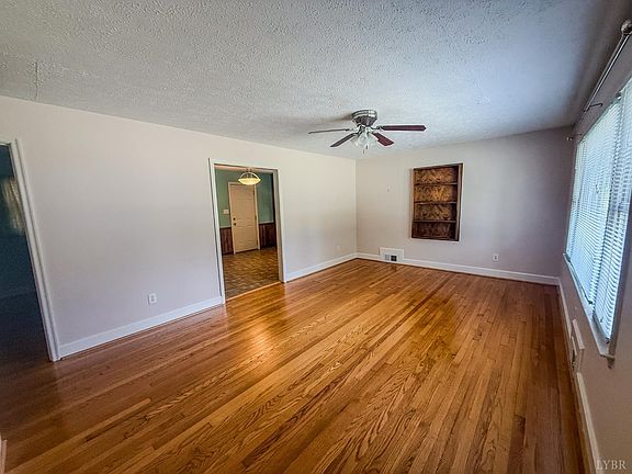 2nd image of 304 School Rd