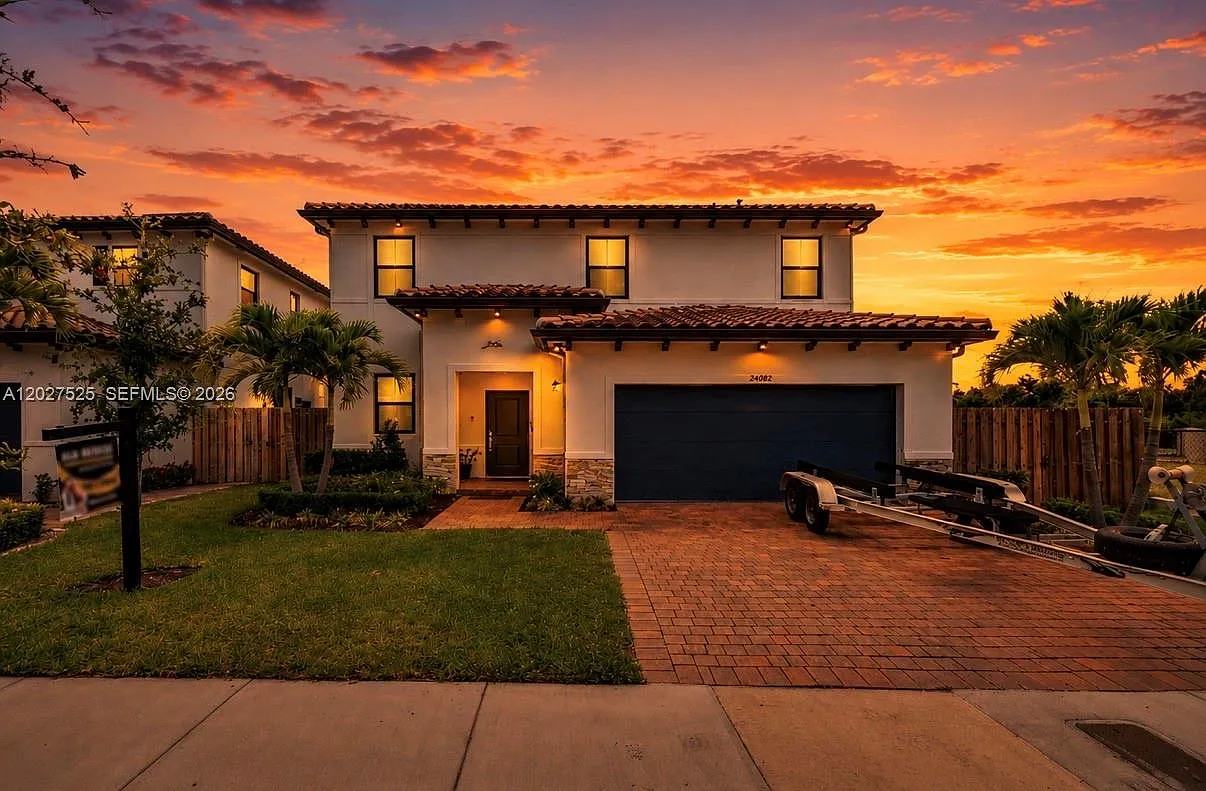 Estates At Silver Palm — Photo 1