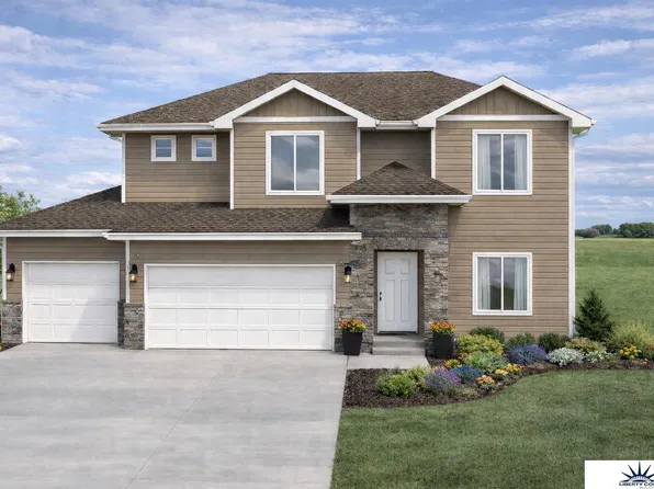 21058 Alex Ave, Elkhorn, NE 68022