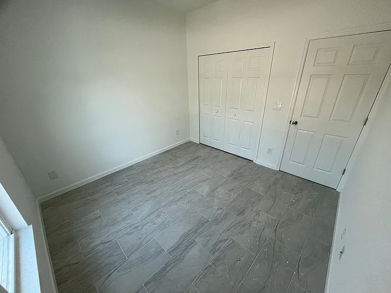 2513 22nd St W — Photo 8