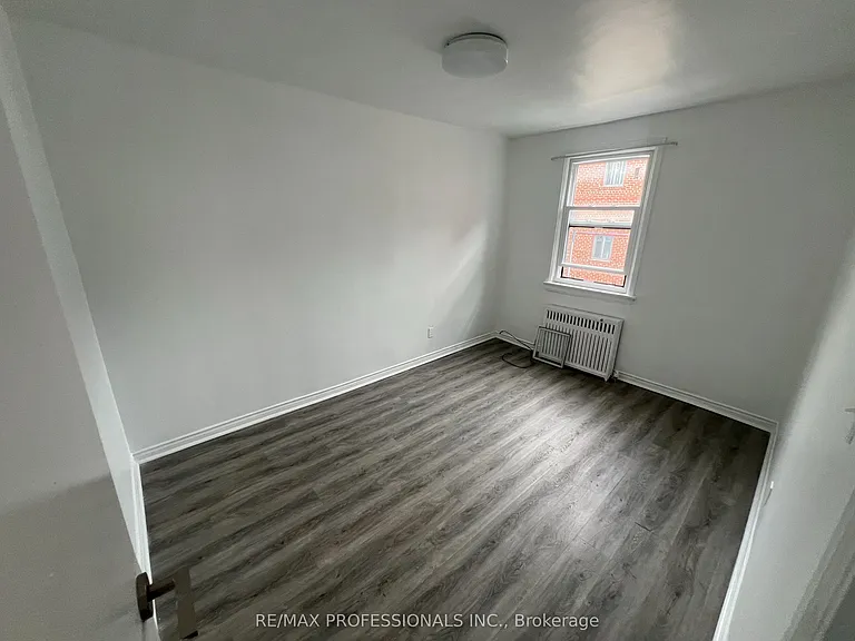 3210 Lake Shore Blvd W #2 — Photo 8