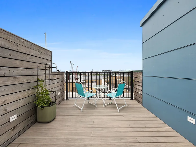 301 Border St #302 — Photo 38