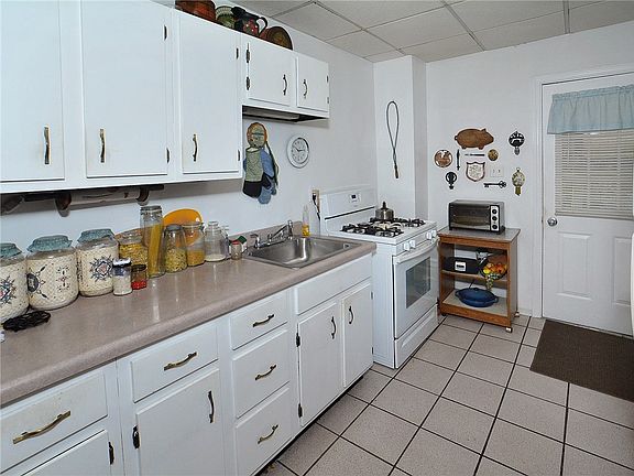 2nd image of 501/503 6th St