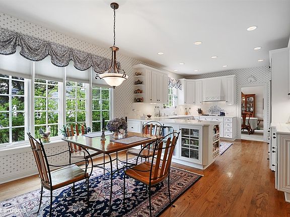4th image of 592 Wharton Dr