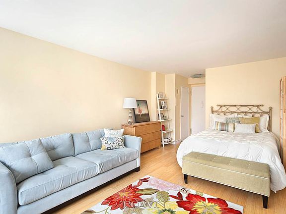 3rd image of 225 E 36th St APT 16J