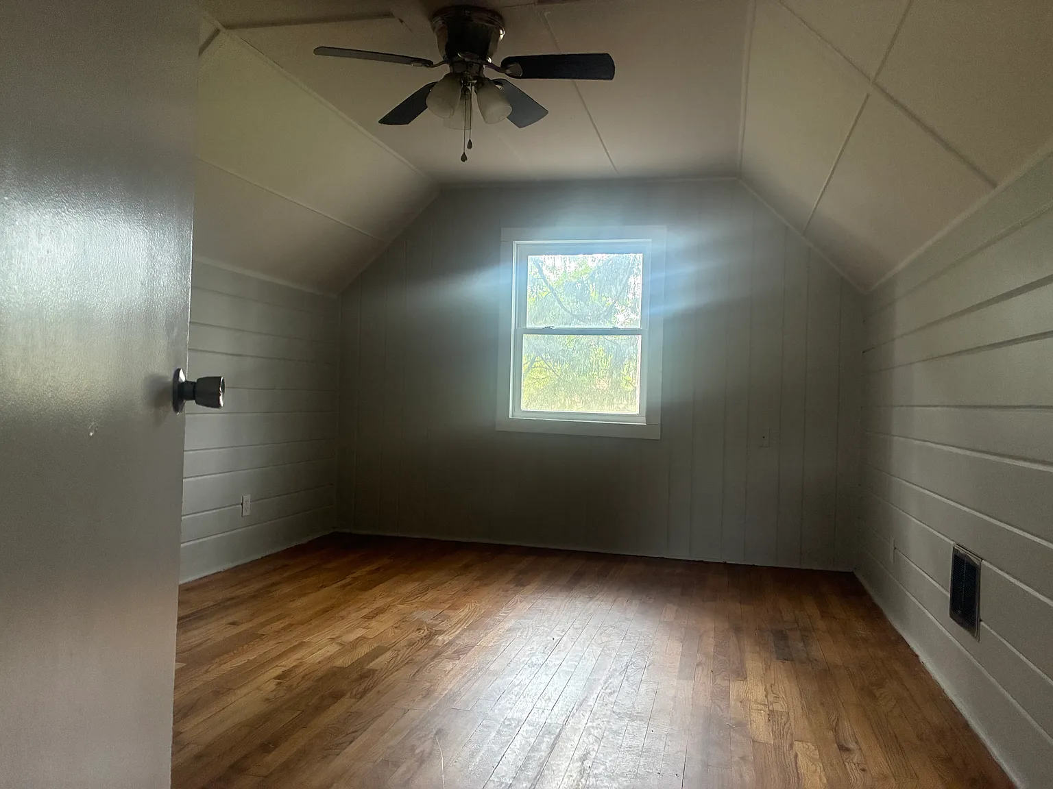 4 bed, 1800 sqft, $1,795 — Photo 3