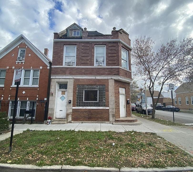 2nd image of 2459 S Whipple St