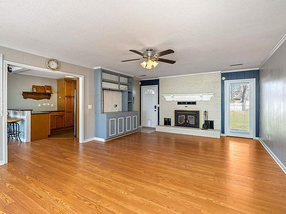 4th image of 2285 Treetop Ln