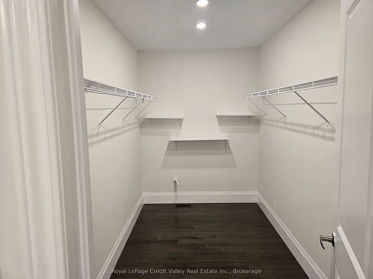 2207 Lozenby St — Photo 9