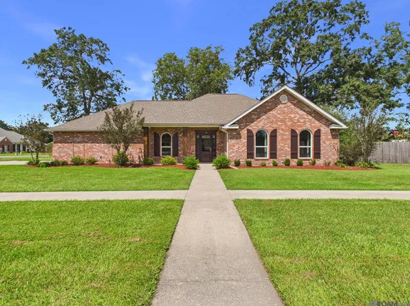 1002 Woodridge Dr, Breaux Bridge, LA 70517