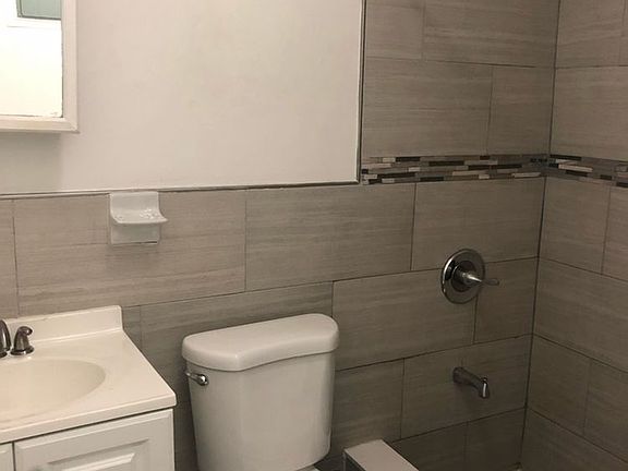 3rd image of 11546 159th St #2