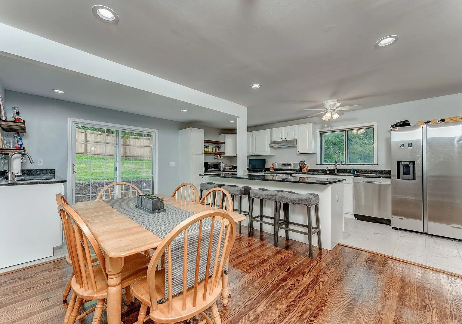 123 Hoffman Avenue — Photo 4
