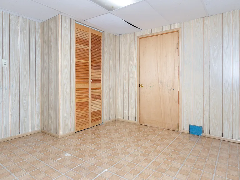 1033 Hayes Ave — Photo 30