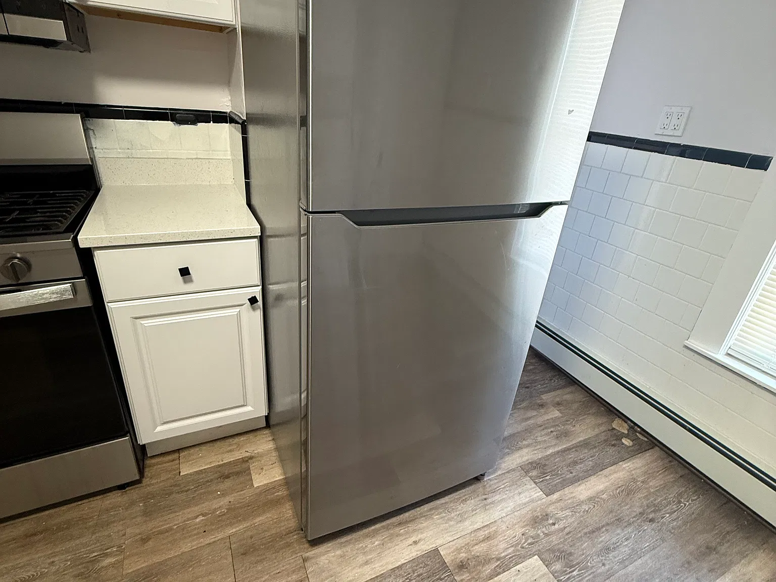 3 bed, 1200 sqft, $3,000 — Photo 2