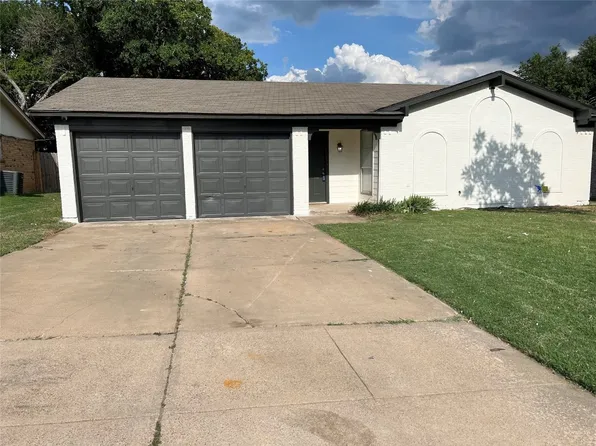 6845 Wanda Ln, Forest Hill, TX 76140