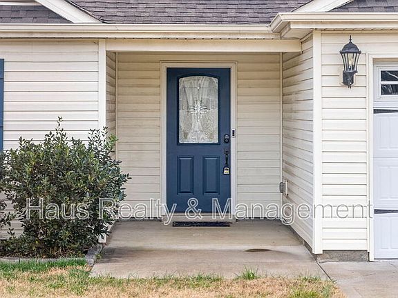 3rd image of 935 Hugh Hunter Rd