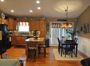 533 Chambers Rd, Jacksboro, TN 37757