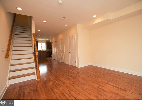 3rd image of 1626 W Stiles St