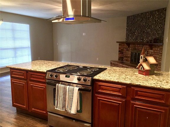 3rd image of 3208 Merrimac Dr