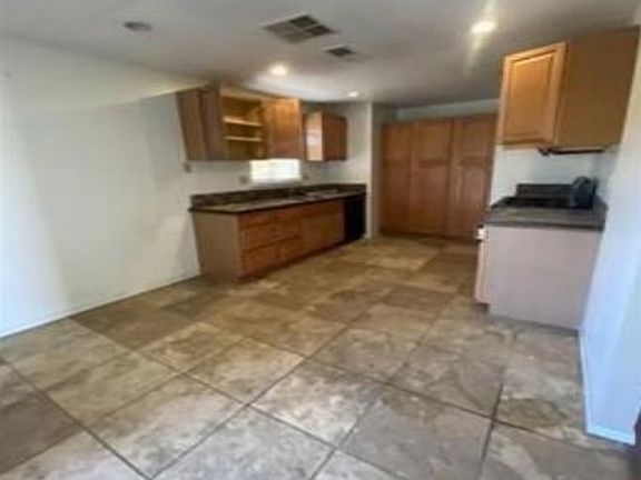 5th image of 40725 172nd St E