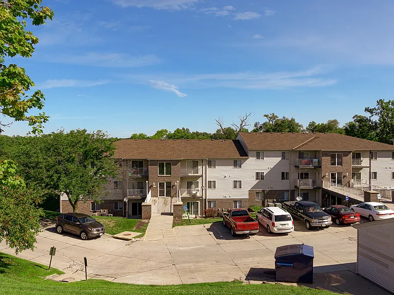 Parkview Apartments — Photo 6