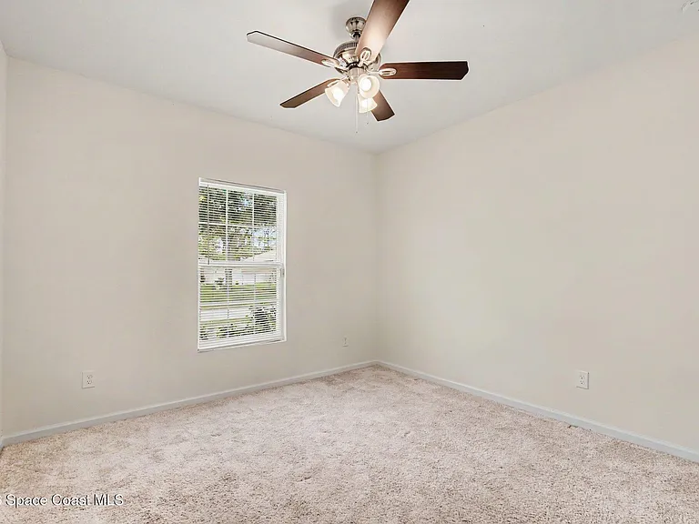 374 Evergreen St NE — Photo 22