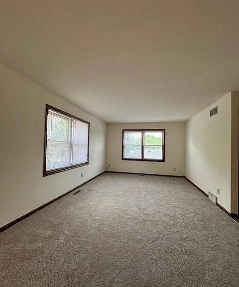 1627-1629 Rustic Dr #1627 — Photo 3