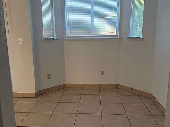 5th image of 7639 Pekoe Way