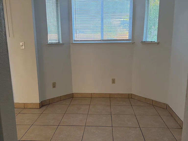 7639 Pekoe Way — Photo 5