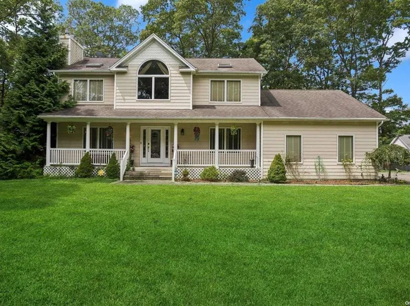 454 Kane Avenue, East Patchogue, NY 11772